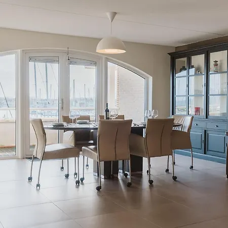 Zeeland Port Marina With Garage Apartment *