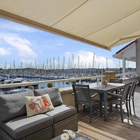 Zeeland Port Marina With Garage Apartment